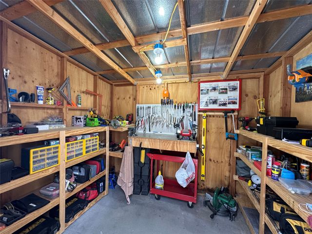 506 W Grand Avenue, Comanche, TX 76442