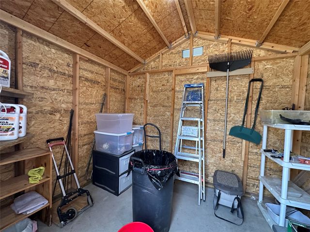 506 W Grand Avenue, Comanche, TX 76442