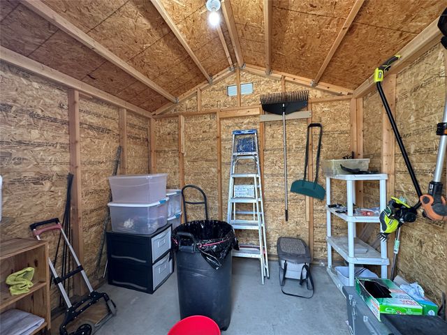 506 W Grand Avenue, Comanche, TX 76442