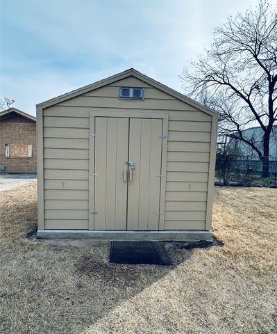 506 W Grand Avenue, Comanche, TX 76442