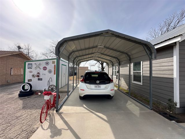 506 W Grand Avenue, Comanche, TX 76442