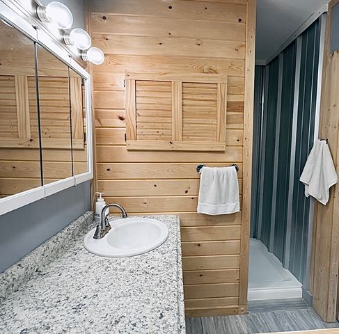 506 W Grand Avenue, Comanche, TX 76442