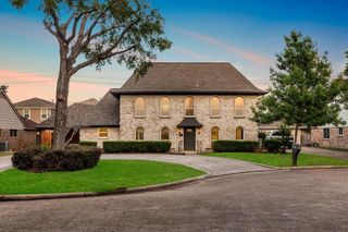 2906 Riata Lane, Houston, TX 77043