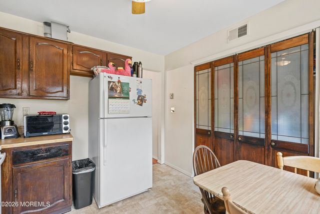 33 Appleby Place, Manchester, NJ 08759