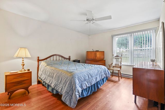 33 Appleby Place, Manchester, NJ 08759