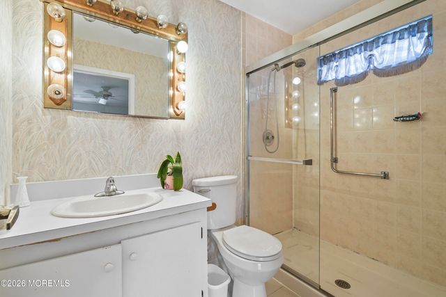 33 Appleby Place, Manchester, NJ 08759