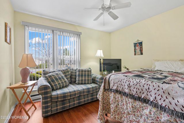 33 Appleby Place, Manchester, NJ 08759