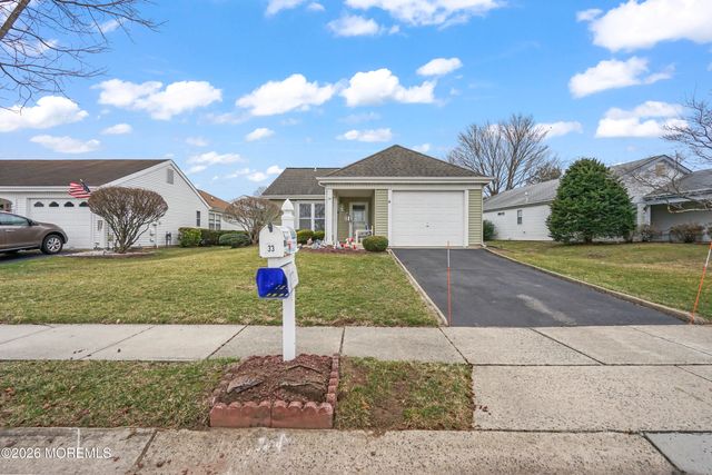 33 Appleby Place, Manchester, NJ 08759