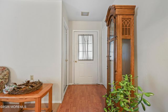 33 Appleby Place, Manchester, NJ 08759