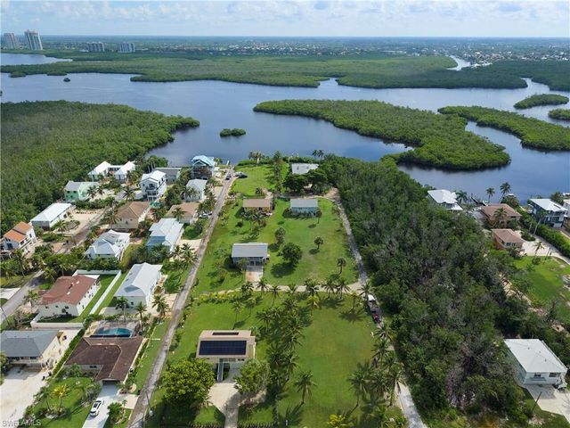 27553 Hickory View DR, Bonita Springs, FL 34134