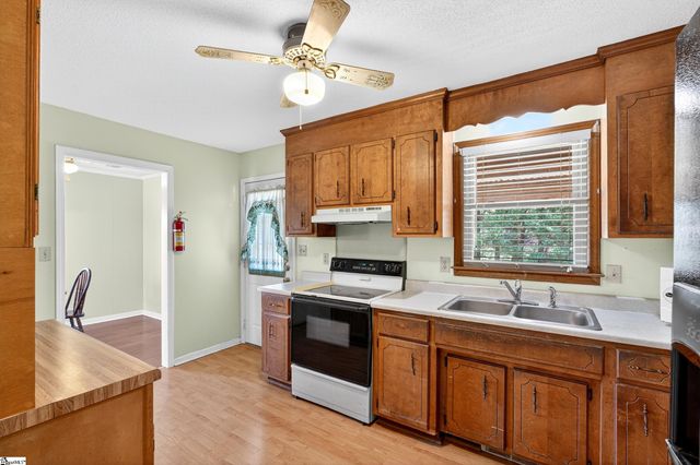 109 Edgewood Avenue, Easley, SC 29640