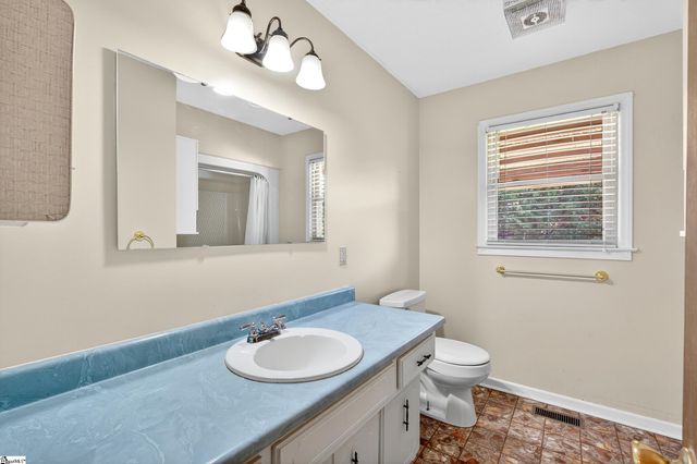 109 Edgewood Avenue, Easley, SC 29640