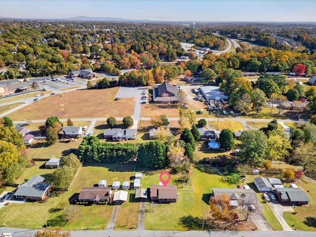 109 Edgewood Avenue, Easley, SC 29640