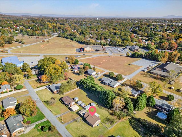 109 Edgewood Avenue, Easley, SC 29640