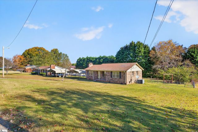 109 Edgewood Avenue, Easley, SC 29640