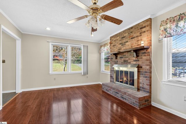 109 Edgewood Avenue, Easley, SC 29640