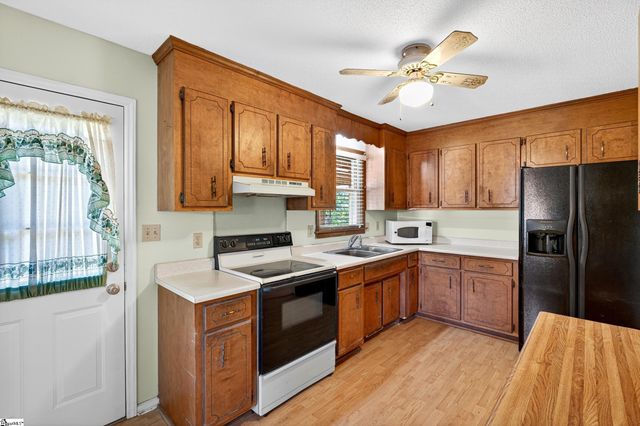 109 Edgewood Avenue, Easley, SC 29640