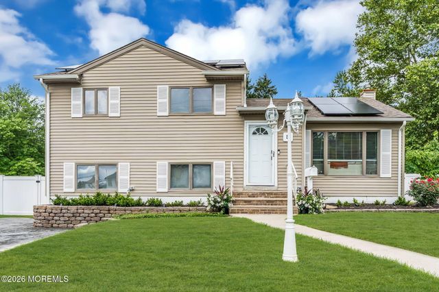 5 Forsgate Drive, Freehold, NJ 07728