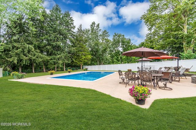 5 Forsgate Drive, Freehold, NJ 07728