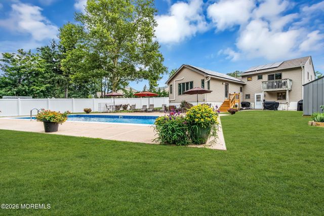 5 Forsgate Drive, Freehold, NJ 07728
