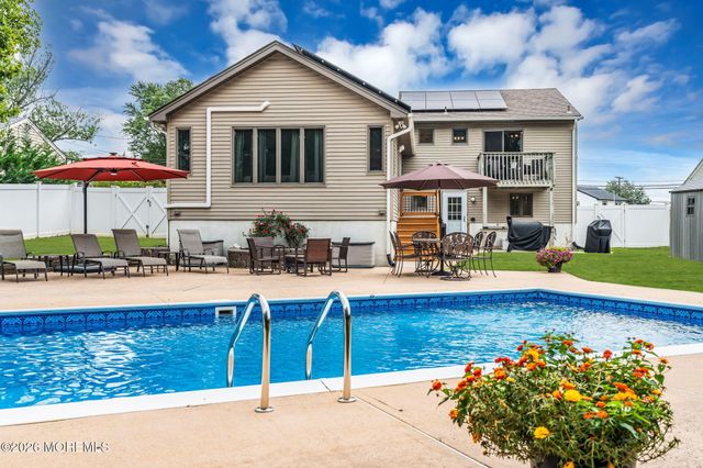 5 Forsgate Drive, Freehold, NJ 07728