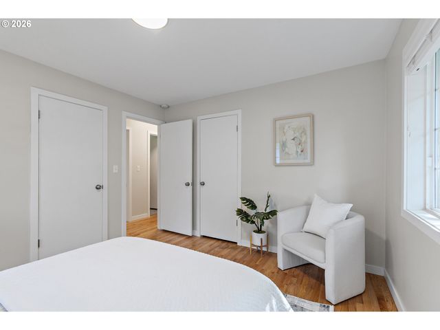 2140 Sw KNOLLCREST Dr, Portland, OR 97225