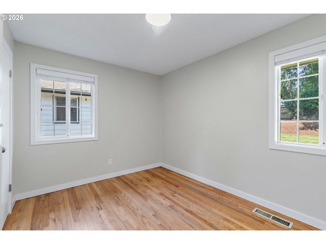 2140 Sw KNOLLCREST Dr, Portland, OR 97225