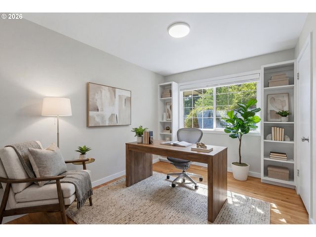 2140 Sw KNOLLCREST Dr, Portland, OR 97225