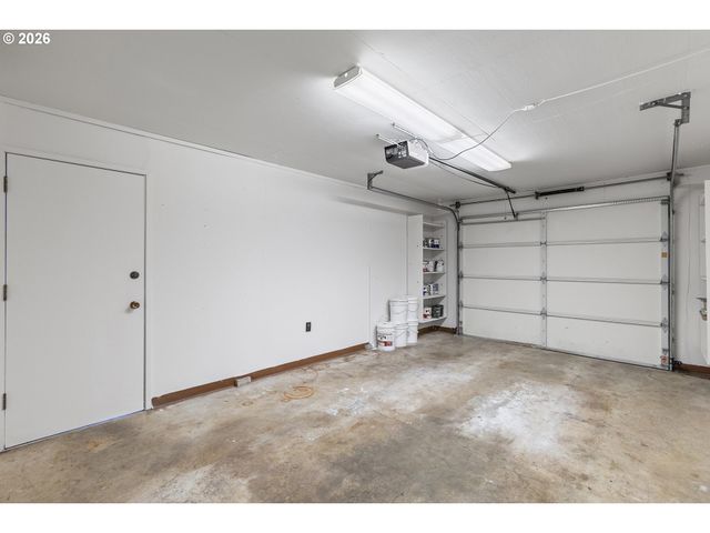 2140 Sw KNOLLCREST Dr, Portland, OR 97225