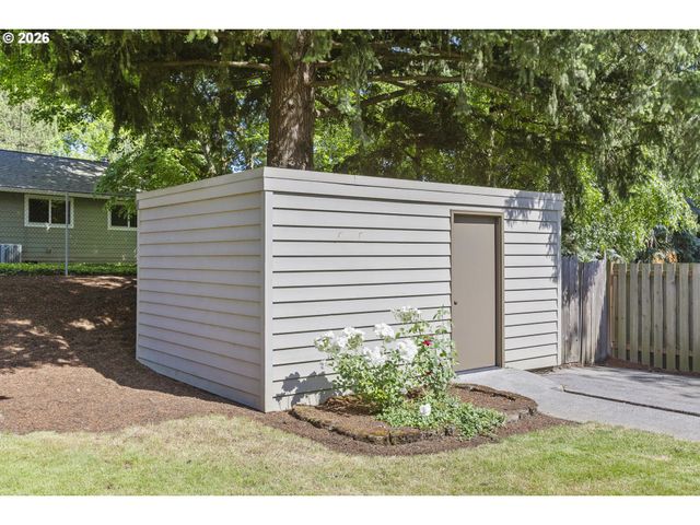 2140 Sw KNOLLCREST Dr, Portland, OR 97225