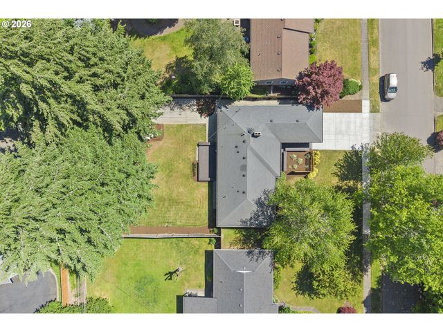 2140 Sw KNOLLCREST Dr, Portland, OR 97225