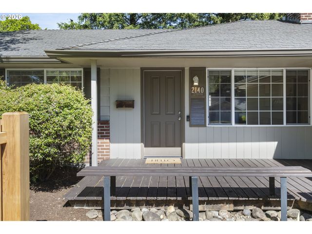 2140 Sw KNOLLCREST Dr, Portland, OR 97225