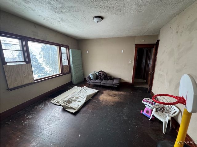 62 Sumner Place, Buffalo, NY 14211