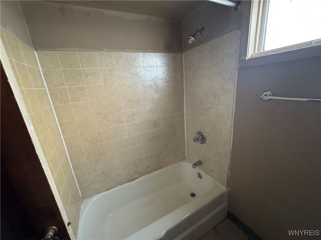 62 Sumner Place, Buffalo, NY 14211