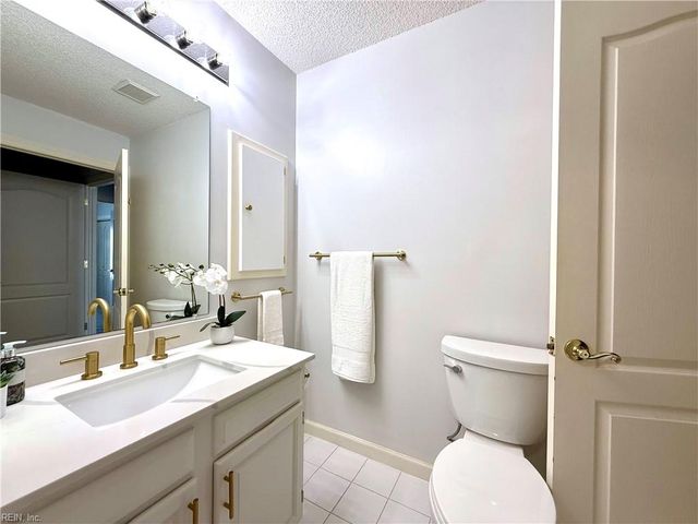 103 Continental DR # 3, Elizabeth City, NC 27909