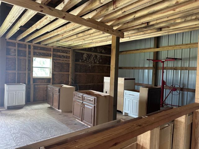 860 Wade Street, Clute, TX 77531