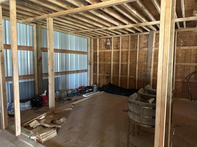 860 Wade Street, Clute, TX 77531