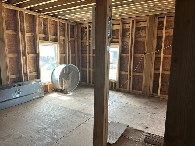 860 Wade Street, Clute, TX 77531
