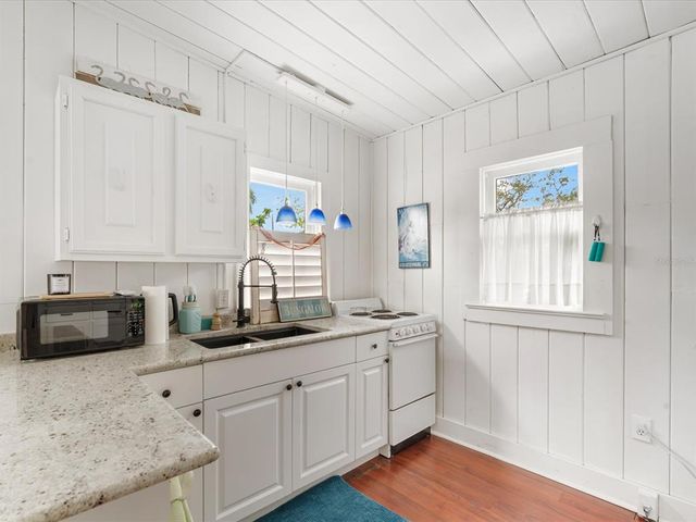 1718 6TH AVENUE W, Bradenton, FL 34205