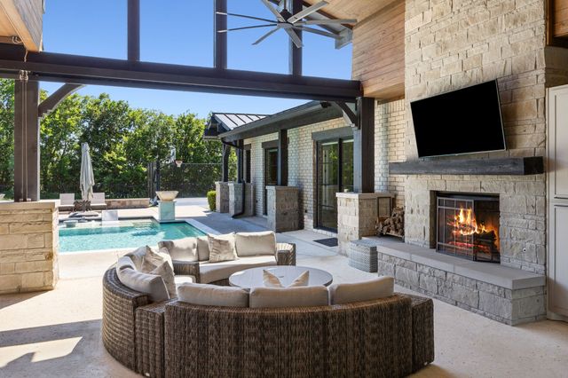 528 Lodge Hill Drive, Heath, TX 75032