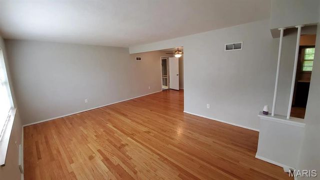 1133 Fain Drive, St Louis, MO 63125