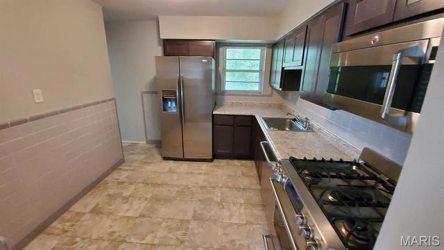 1133 Fain Drive, St Louis, MO 63125