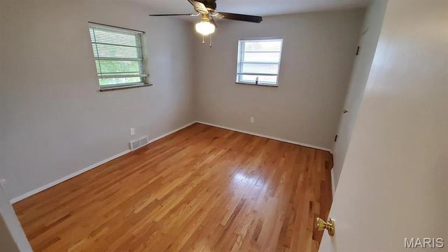 1133 Fain Drive, St Louis, MO 63125