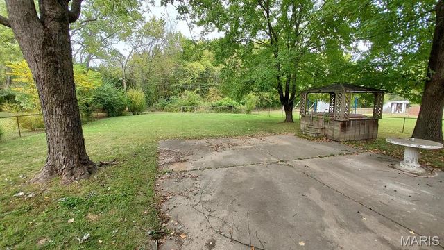 1133 Fain Drive, St Louis, MO 63125