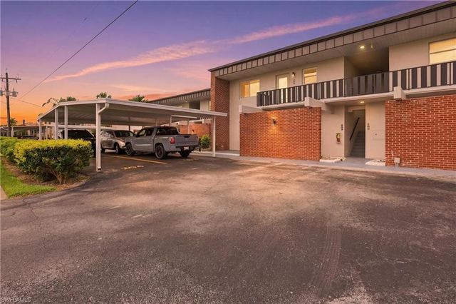 632 Victoria DR 103, Cape Coral, FL 33904