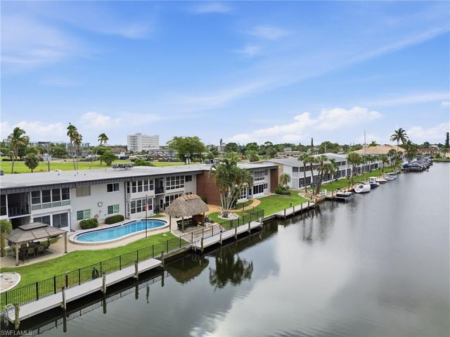 632 Victoria DR 103, Cape Coral, FL 33904