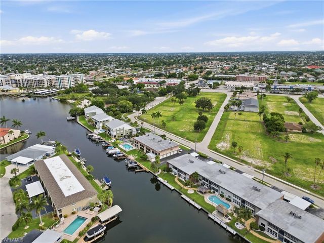 632 Victoria DR 103, Cape Coral, FL 33904