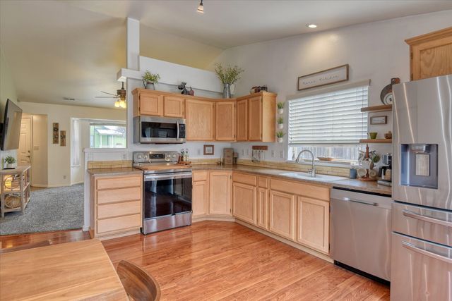 1913 N Harmony Ln, Spokane Valley, WA 99016