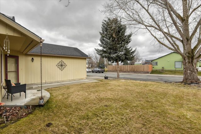 1913 N Harmony Ln, Spokane Valley, WA 99016