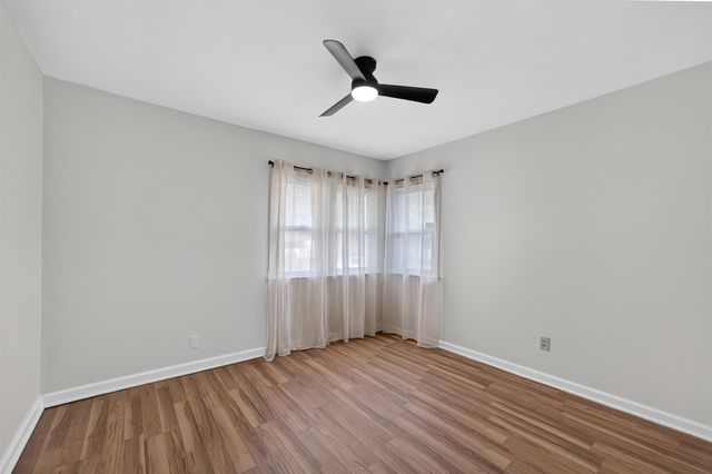 850 N Chautauqua Ave, Wichita, KS 67214